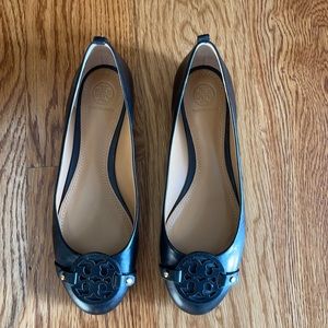 Black TORY BURCH loafers. Like new! 8.5